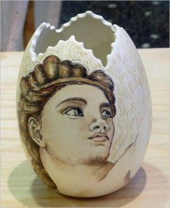 Italian Pottery - Ceramic egg by Rita Baù - Nove (VI) - Photo Credits: http://www.noveterradiceramica.it