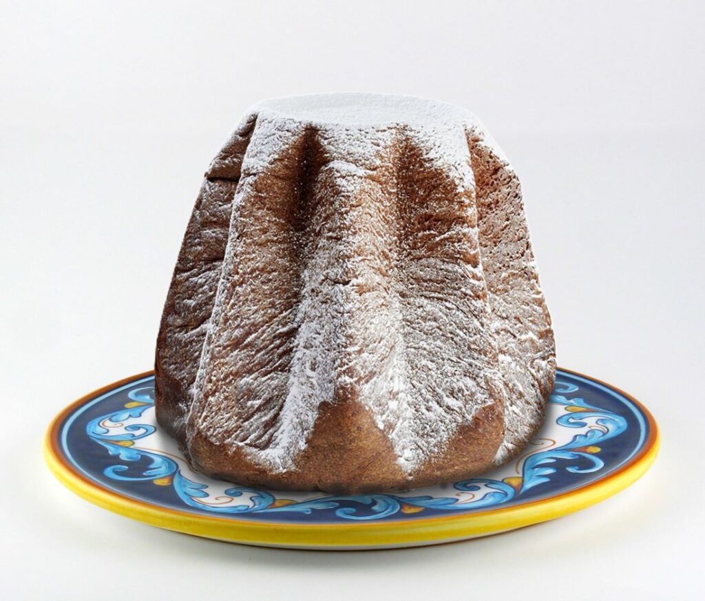 Pandoro served on an Italian cake platter from the Geometrico S12 collection by Eugenio Ricciarelli Deruta